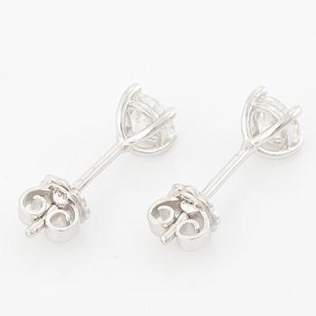 Earrings 18K white gold with brilliant-cut diamonds.