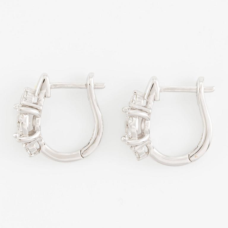 Earrings, 18K white gold set with brilliant-cut diamonds.