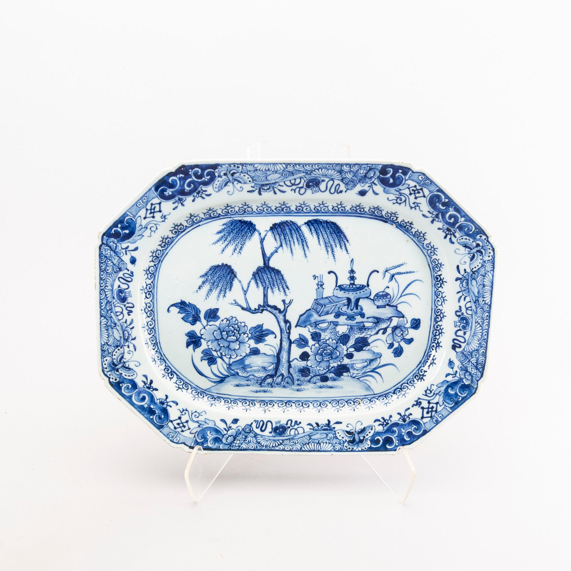 A set of three Chinese Qianlong porcelain plates.