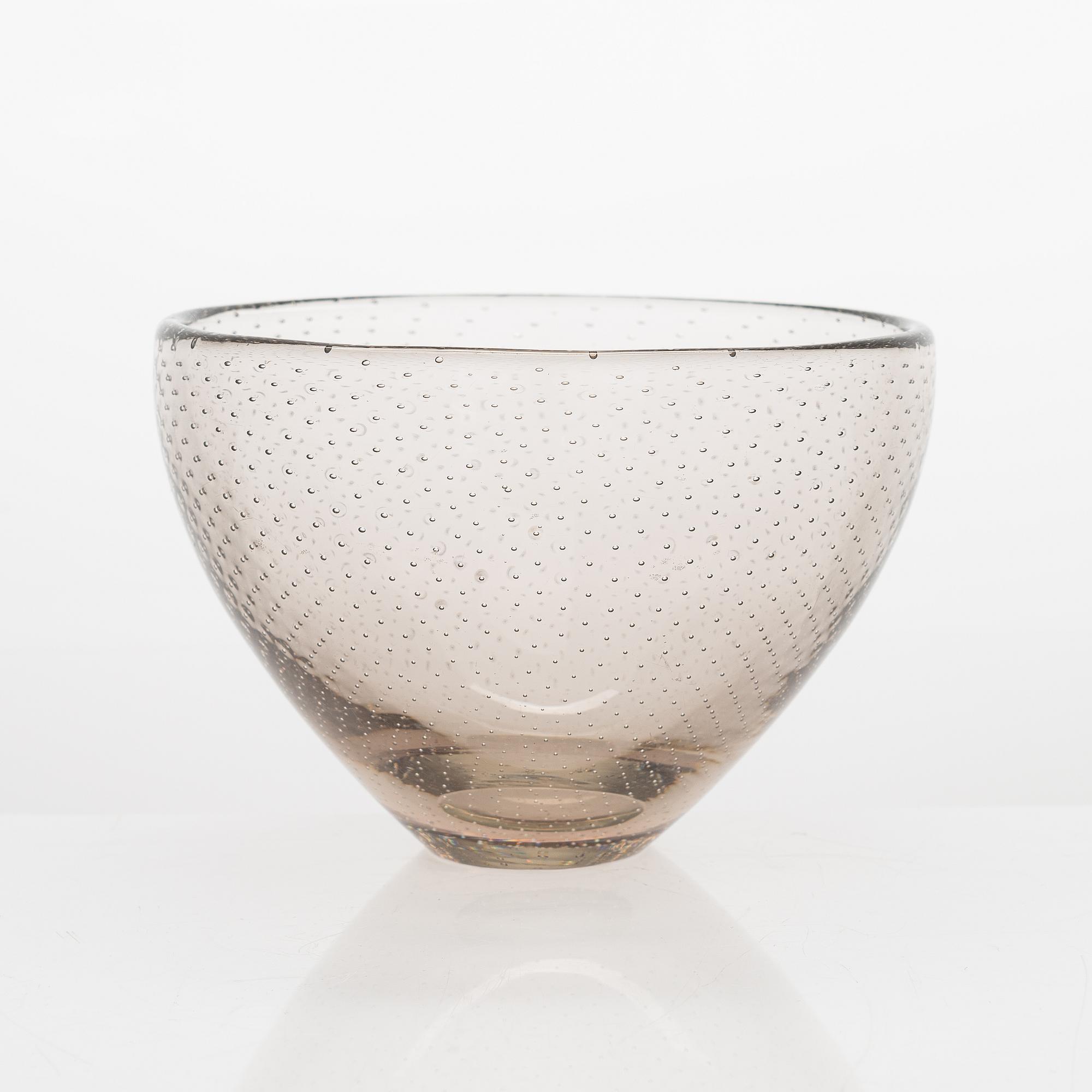 Gunnel Nyman, a glass bowl, signed G. Nyman Nuutajärvi Notsjö.
