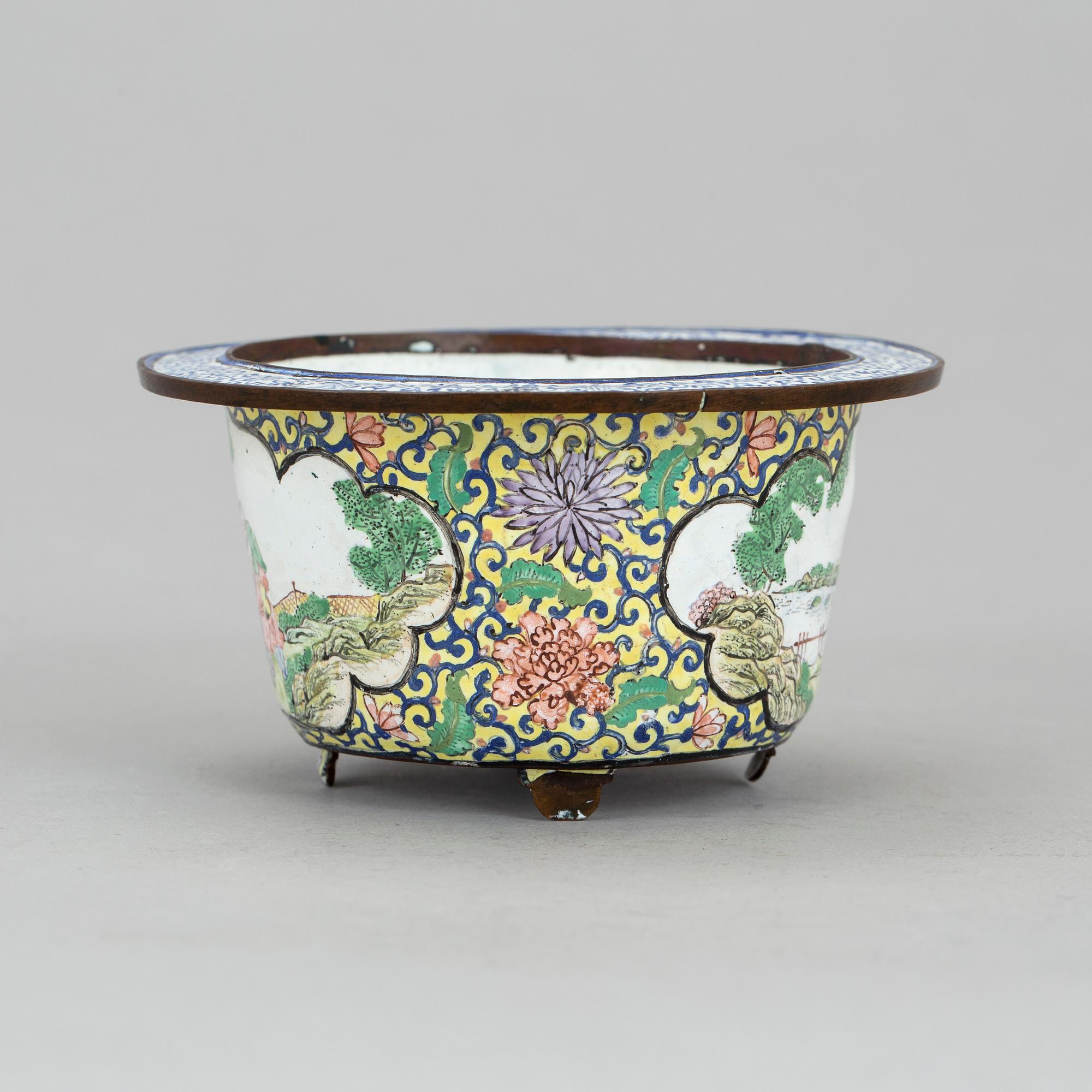 SKÅL, emalj, Kina, 1700-tal.