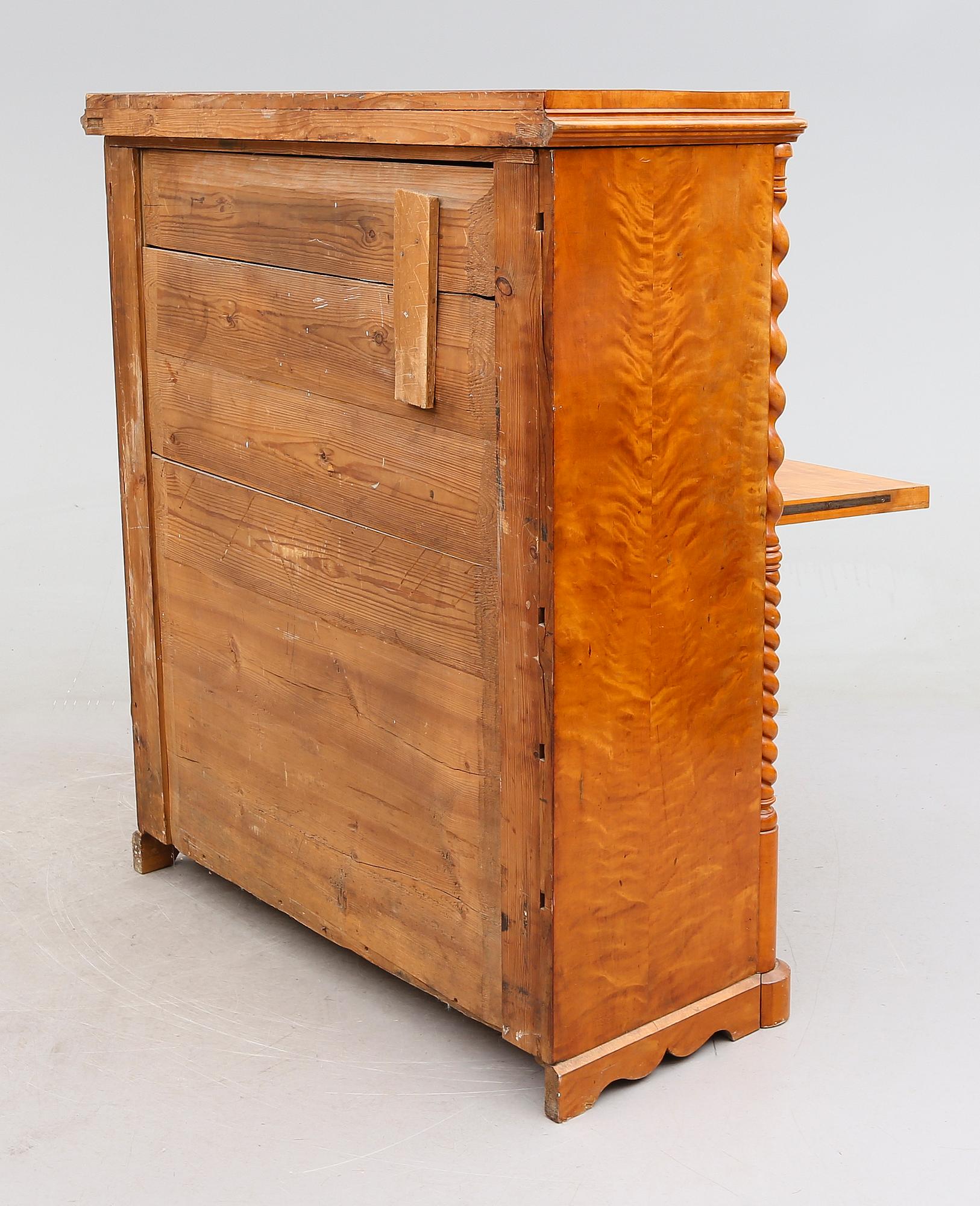 CHIFFONJÉ, 1800-talets mitt.