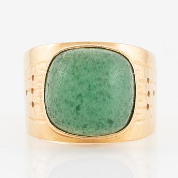 Ring, 18K gold with aventurine quartz.