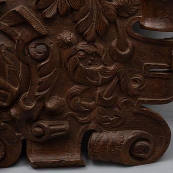 VAPENSKÖLD, ek, 1700-tal.