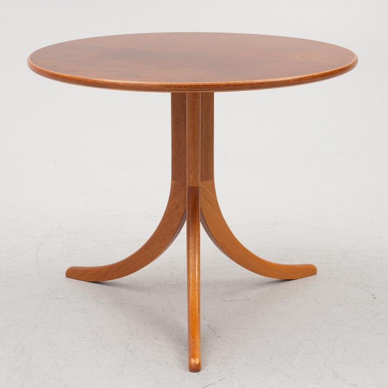 Josef Frank, sidobord, modell B 607, Firma Svenskt Tenn, ca 1992.