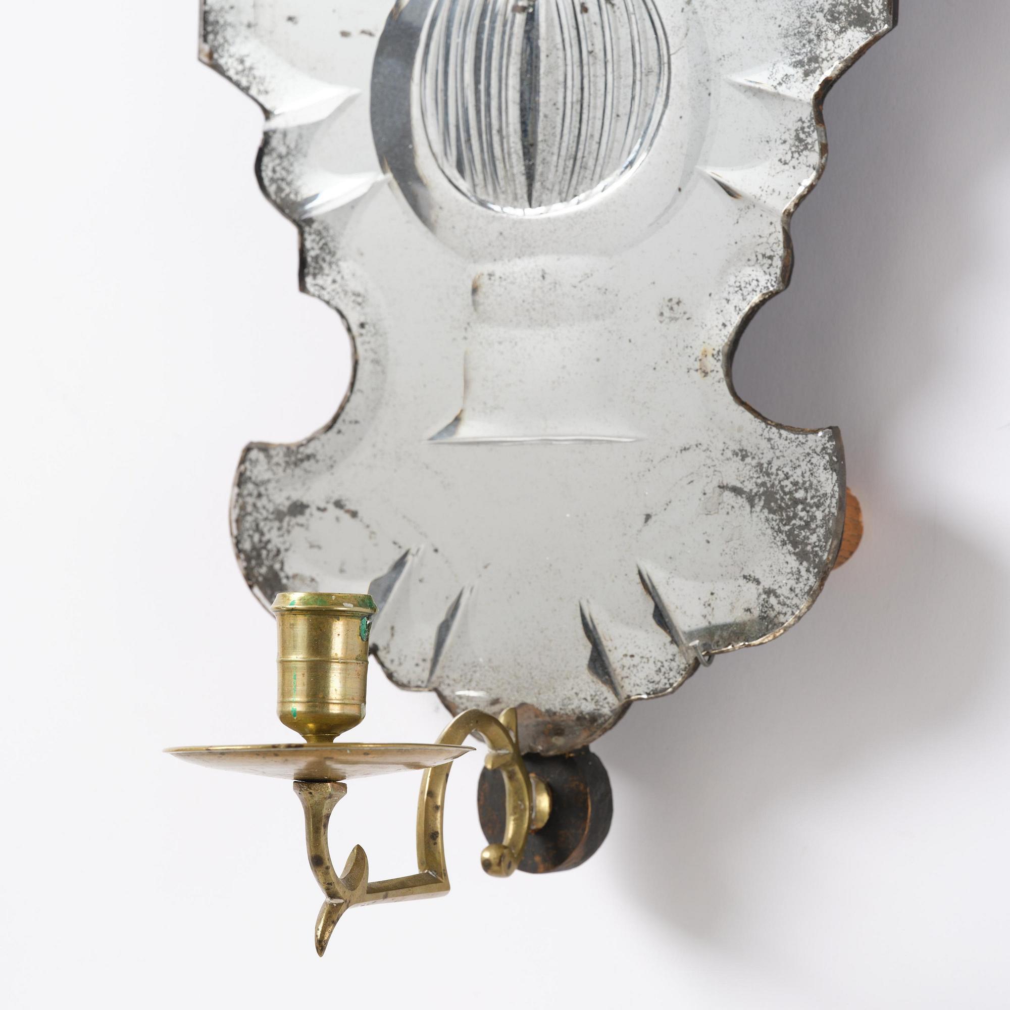 Spegellampetter, ett par, för ett ljus, omkring år 1900, Senbarockstil med delvis äldre delar.