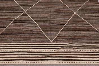 A Kilim carpet, Moroccan design, approx. 397 x 204 cm.