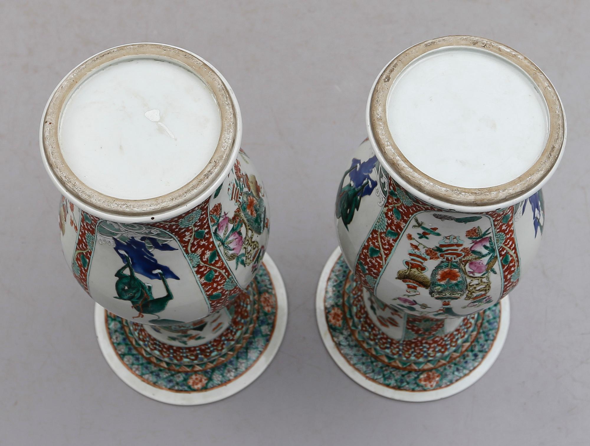 VASER, 1 par, porslin, Kina, Kangxistil, tidigt 1900-tal.