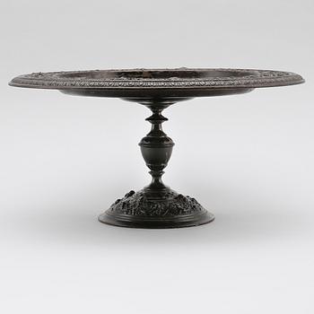 TAZZA, patinerat järn, märkt Rud. Mayer, Tyskland, 1800-talets mitt.