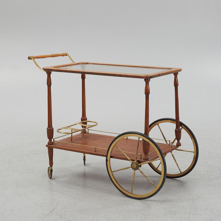 A drinks trolley, second part of the 20th Century.