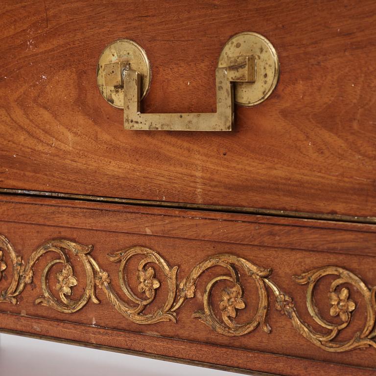 Byrå, tillskriven Fredrik August Eckstein (mästare i Stockholm 1794-1814), Sengustaviansk.