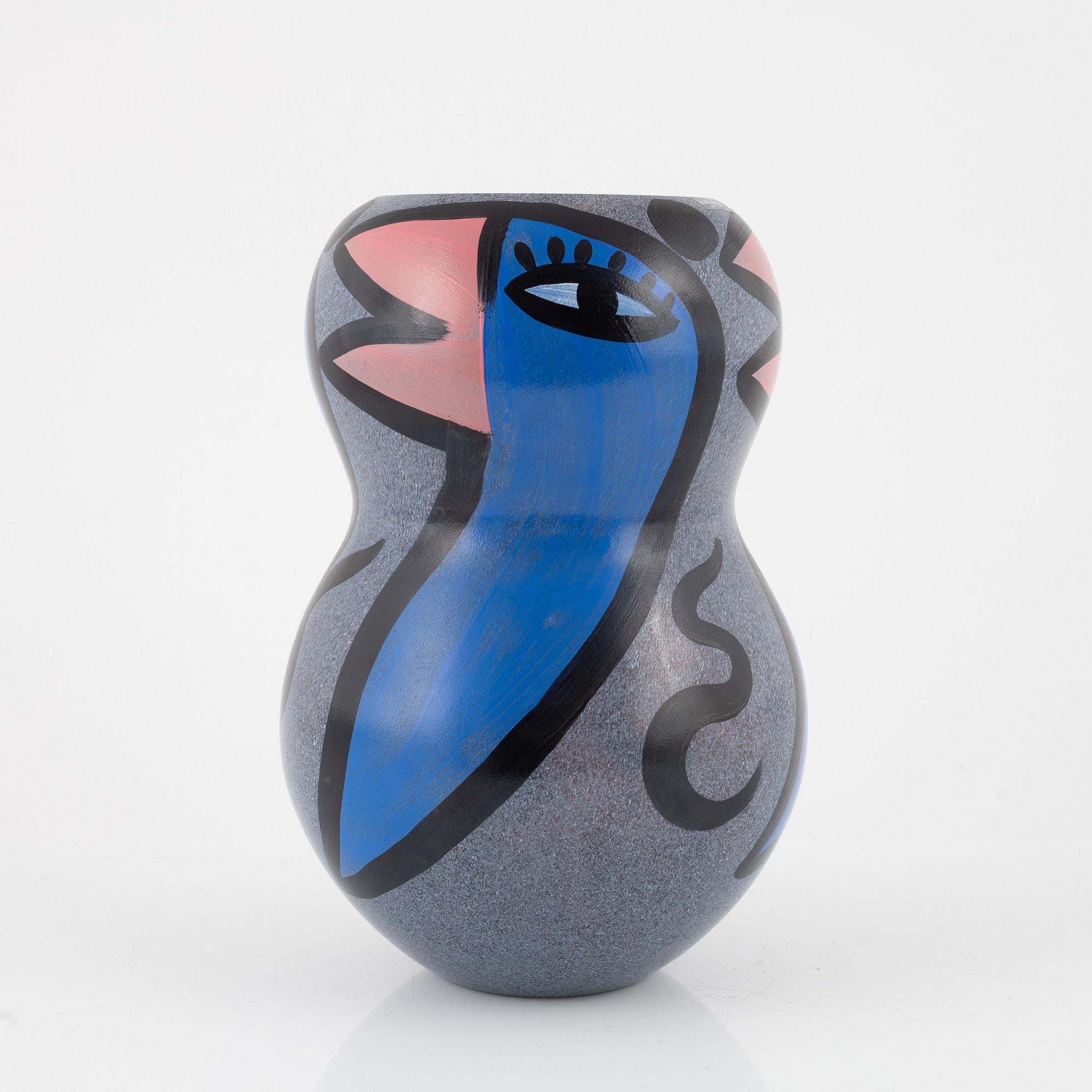Ulrica Hydman-Vallien, a glass vase, Kosta Boda.
