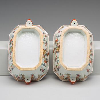 A pair of famille rose tureens with covers, Qing dynasty, Qianlong (1736-95).