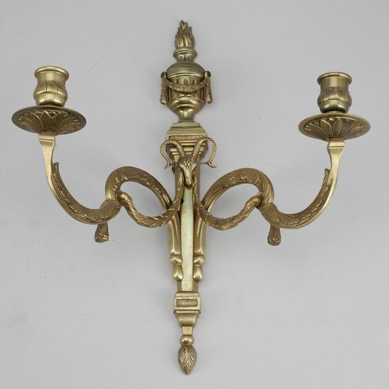 APPLIQUER, ett par, mässing, Louis XVI-stil, 1900-talets första hälft.