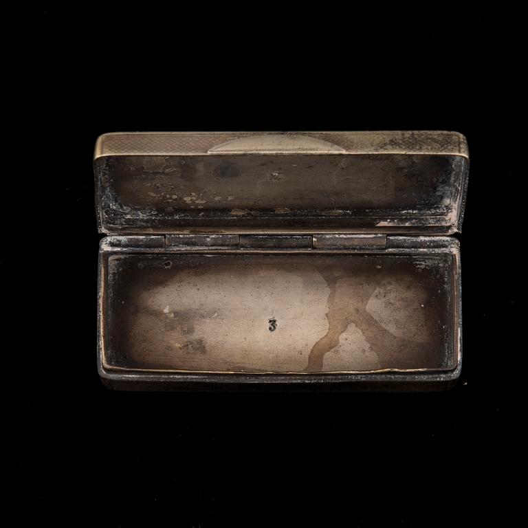 DOSA, mässing stämplad AK Aleksander Katch (Александр Качъ), S:t Petersburg kring sekelskiftet 1800/1900.