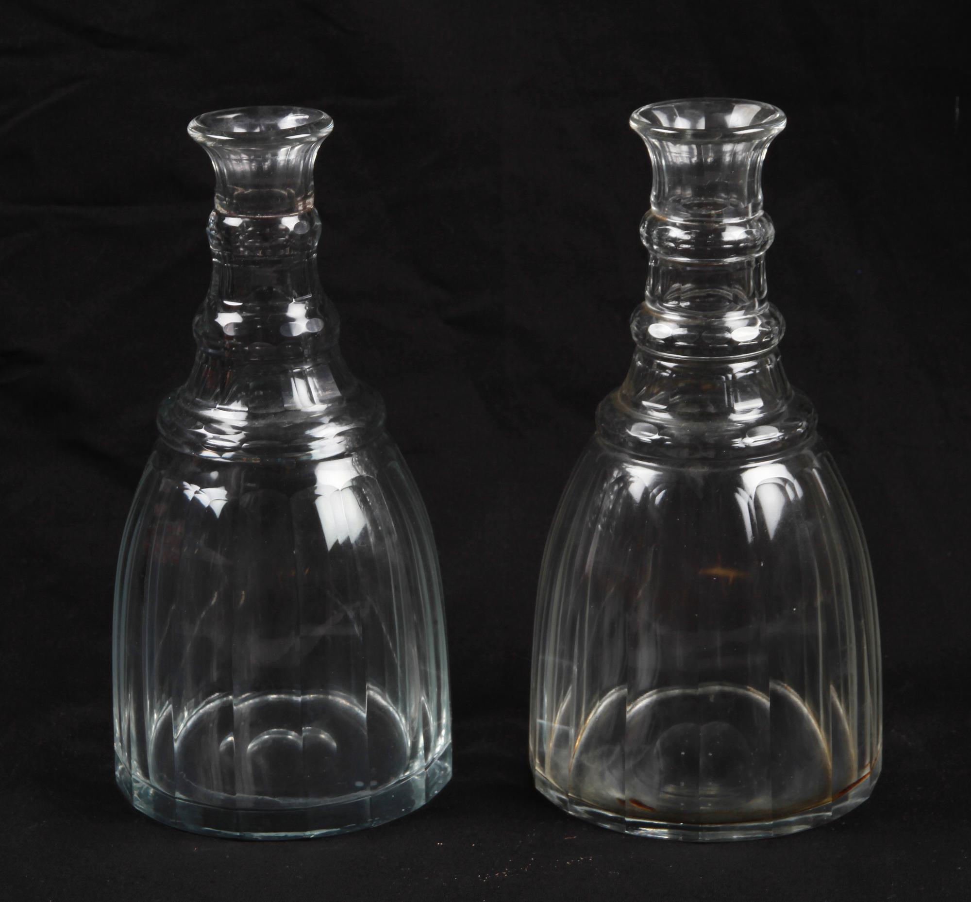 KARAFFER, 2 st snarlika, glas, 1800-tal.