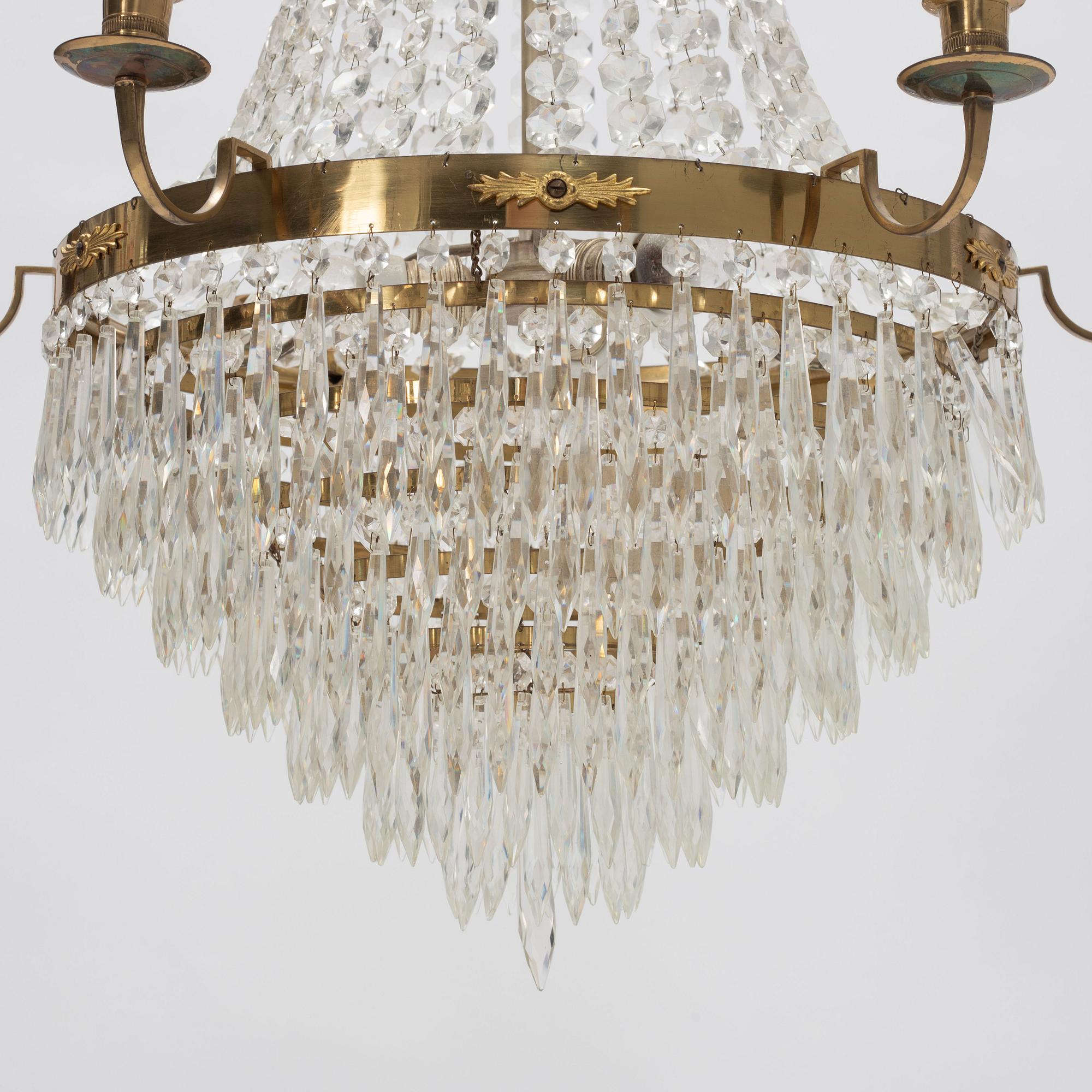 A Gustavian style chadelier, first halt fo the 20th Century.