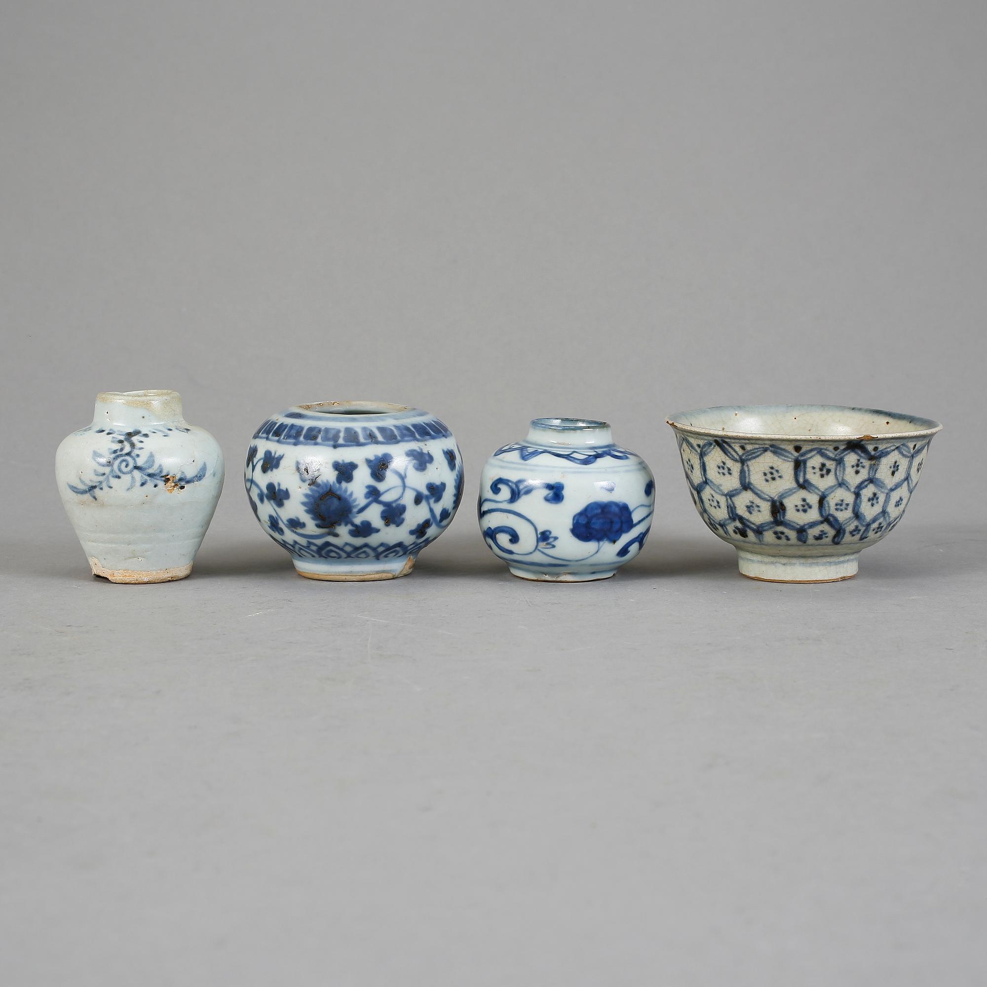 PARTI PORSLIN, fyra delar, Kina. Mingdynastin (1368–1644).