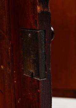 SPEGELSKÄNK, England, 1800-talets andra hälft.