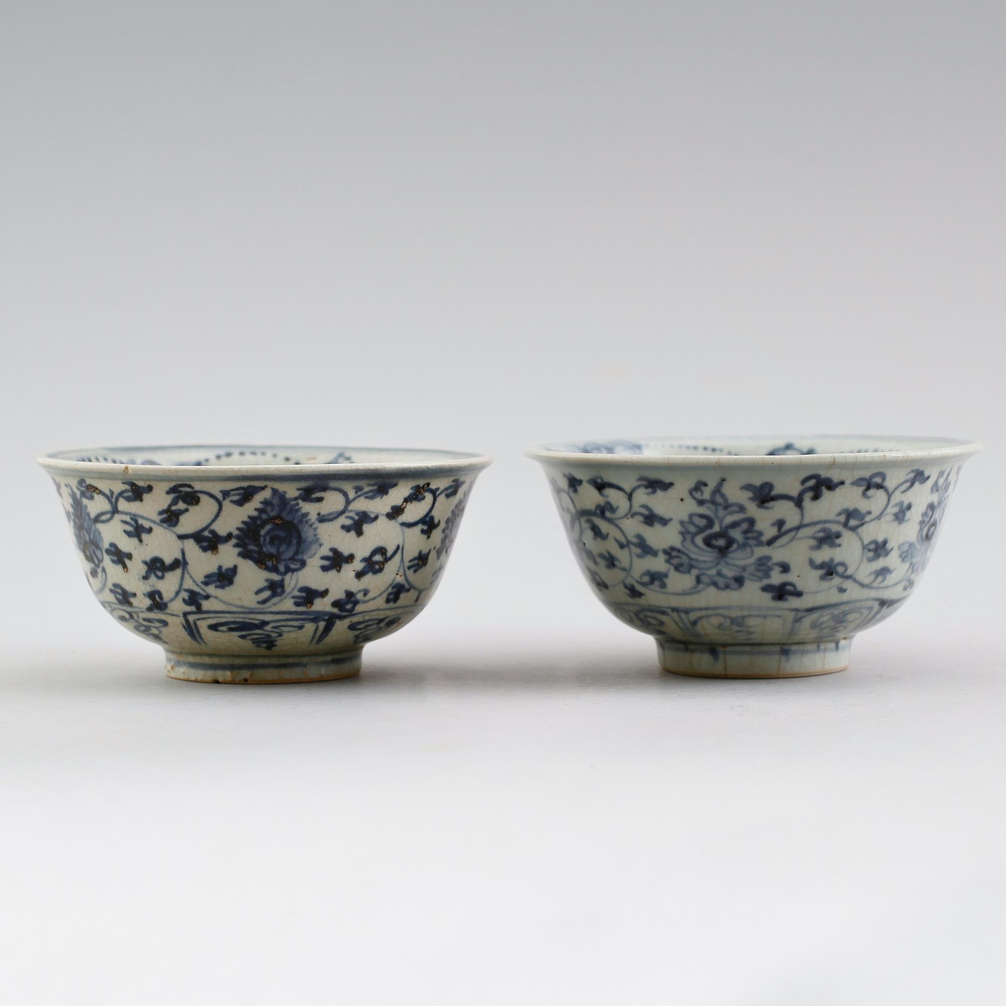 SKÅLAR, 2 st, porslin, Kina, 1400-/1500-tal.