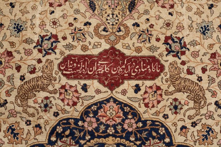 MATTO, a semi-antique Tabriz, ca 466 x 328,5 cm.