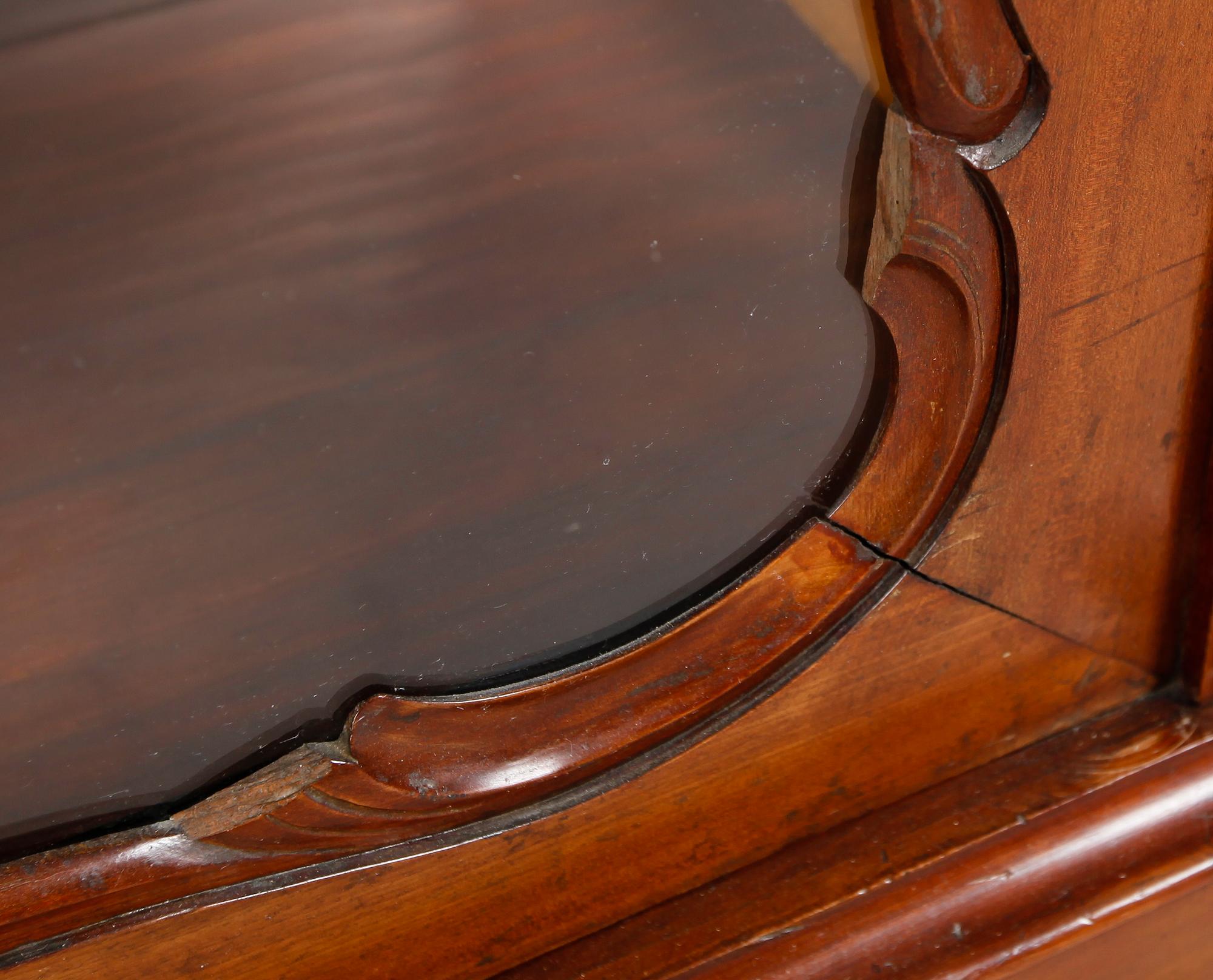 VITRINSKÅP, rokokostil, 1800-talets andra hälft.