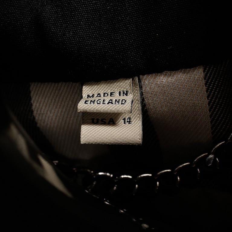 BURBERRY, trenchcoat.