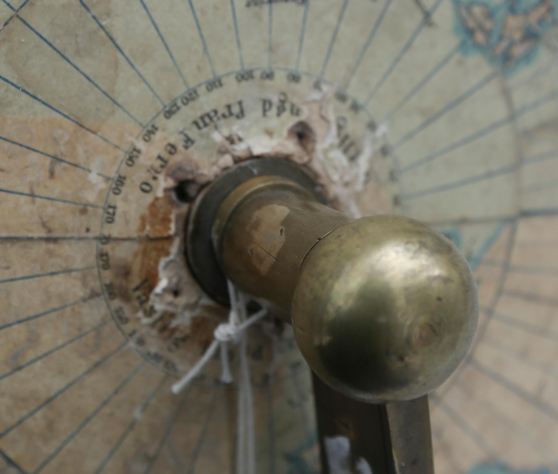 JORDGLOB, golvmodell, Arvid Kempe, Wahlström & Widstrand 1909. Höjd ca 96 cm.