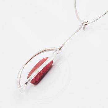 Tone Vigeland, a sterling silver and thulite necklace, Norway 1960s.