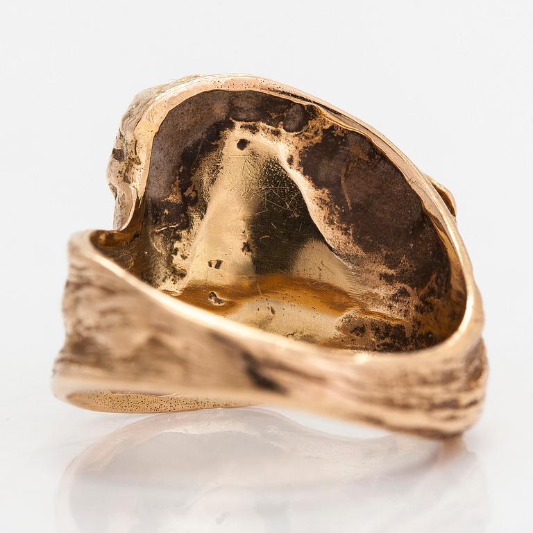 Helky Juvonen, a 14K gold ring with a cultured pearl. Westerback, Helsinki 1972.