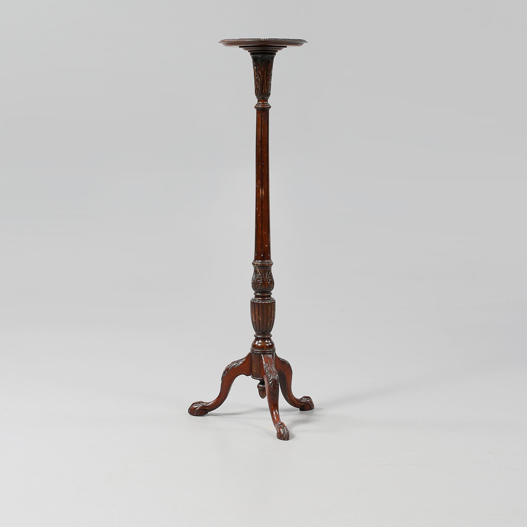 PIEDESTAL, 1900-talets första del.