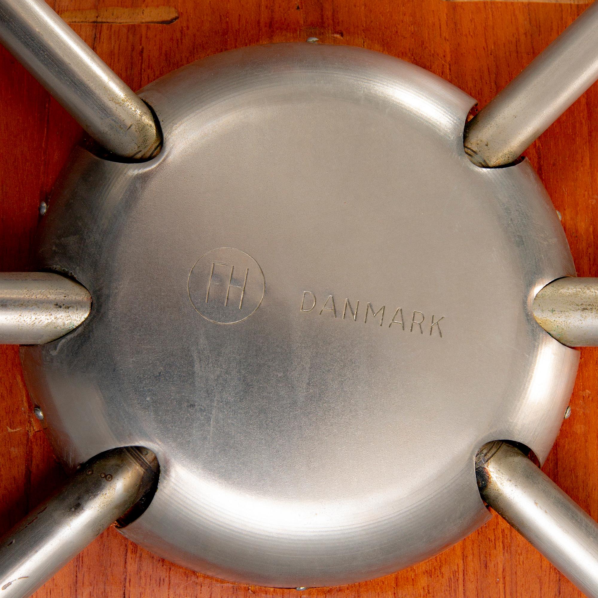 Arne Jacobsen, stolar 8 st "Sjuan" för Fritz Hansen Danmark 1900-talets andra hälft.