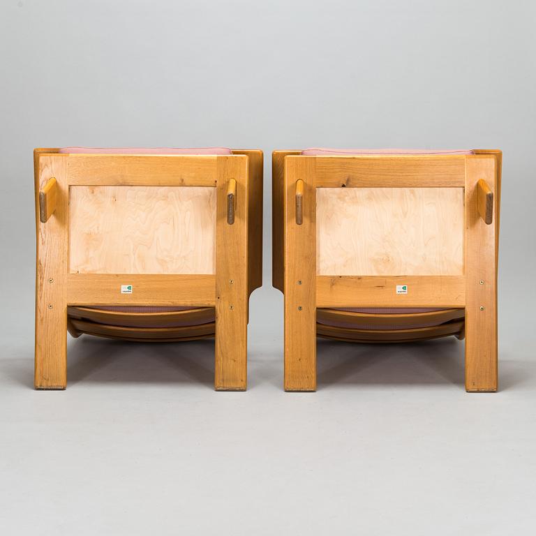 Esko Pajamies, A pair of 1970s 'Pele' armchair for Lepofinn, Finland.