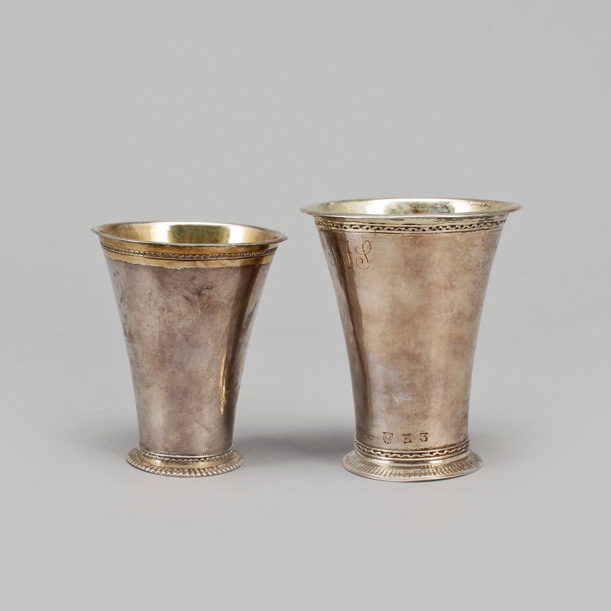 BÄGARE, 2 st små, en av Sven T. Röding, Växjö (v. 1736-1754) och en av Johannes Nordgren, Jönköping 1811.
