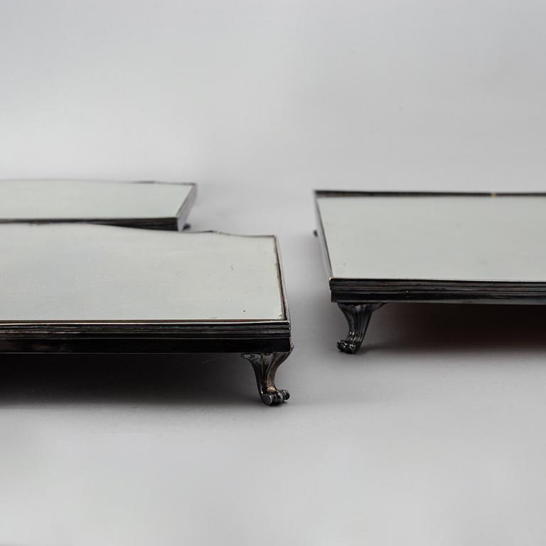 A 20th century silver plated mirror plateau.