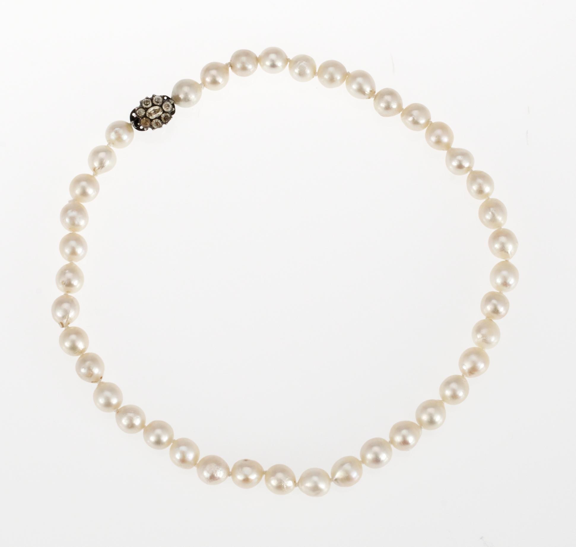 NECKLACE, cultured pearls, app. 8,2 mm.