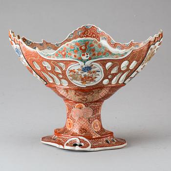 UPPSATSSKÅL, porslin. Japan, Imari, 1900-tal.