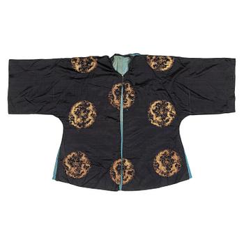 850. A short Chinese silk jacket, early 20th century.