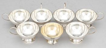 PUNSCHKOPPAR, 7 st, silver, flertalet märkta K&EC, dat 1947. Tot vikt 245 gram.