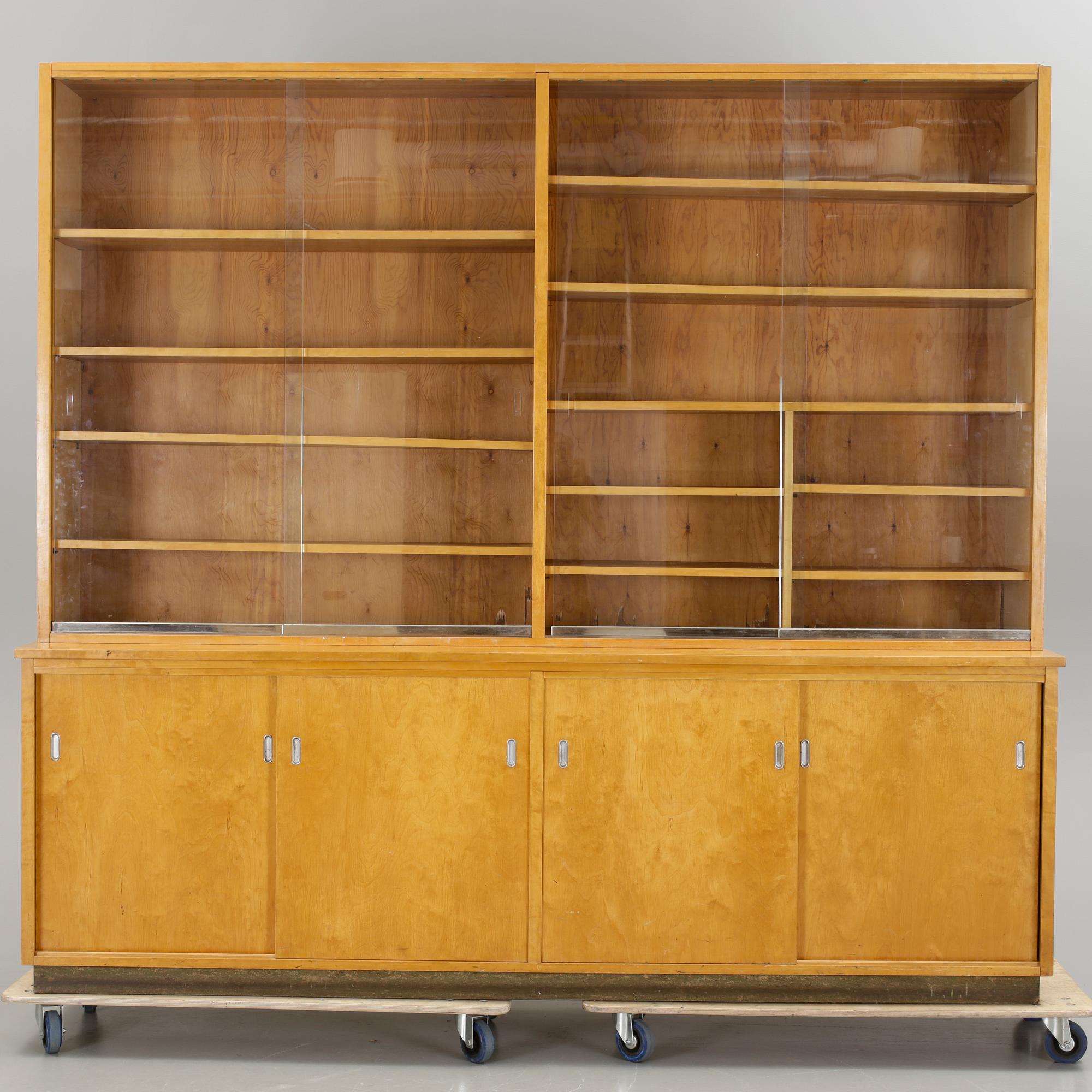 BIBLIOTEKSSKÅP / MONTERHYLLA, björkfanér, funkis 1930-tal.