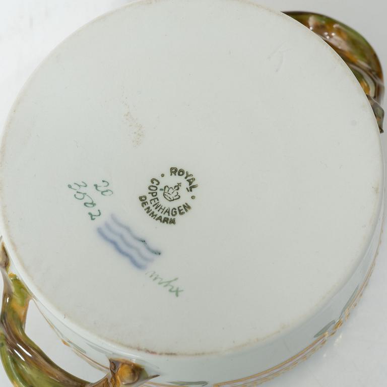 Royal Copenhagen, lockask, "Flora Danica", Danmark, 1954-9.