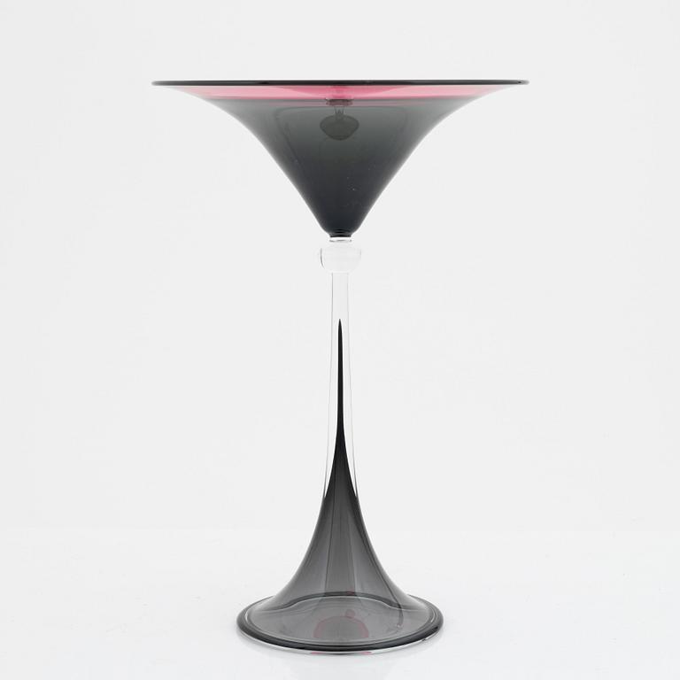 Wilke Adolfsson, a glass cup, Sweden, signed and dated 1986.