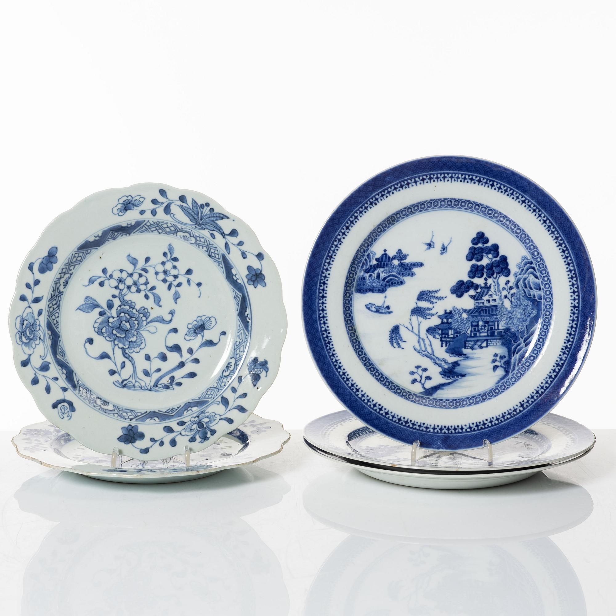 A group of nine Chinese blue and white export porcelain plates, Qing dynasty, 18th and 19th century.