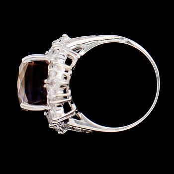 RING, sterlingsilver, flerfärgad ametrine ca 12,15 ct, vita safirer tot ca 0.36 ct.