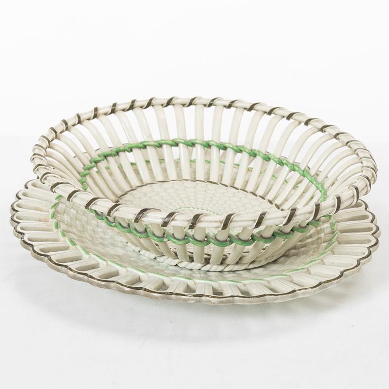 An English cream weare chesnutbasket with cover, circa 1800.