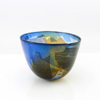 Ann Wärff, bowl with overflow, signed, dated, and numbered.