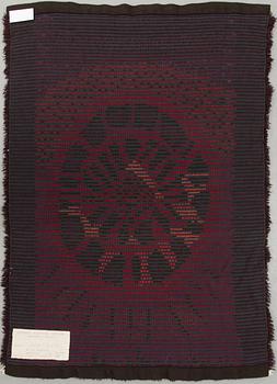 A Finnish long pile rug by The Friends of Finnish Handicraft. Circa 140x97 cm.