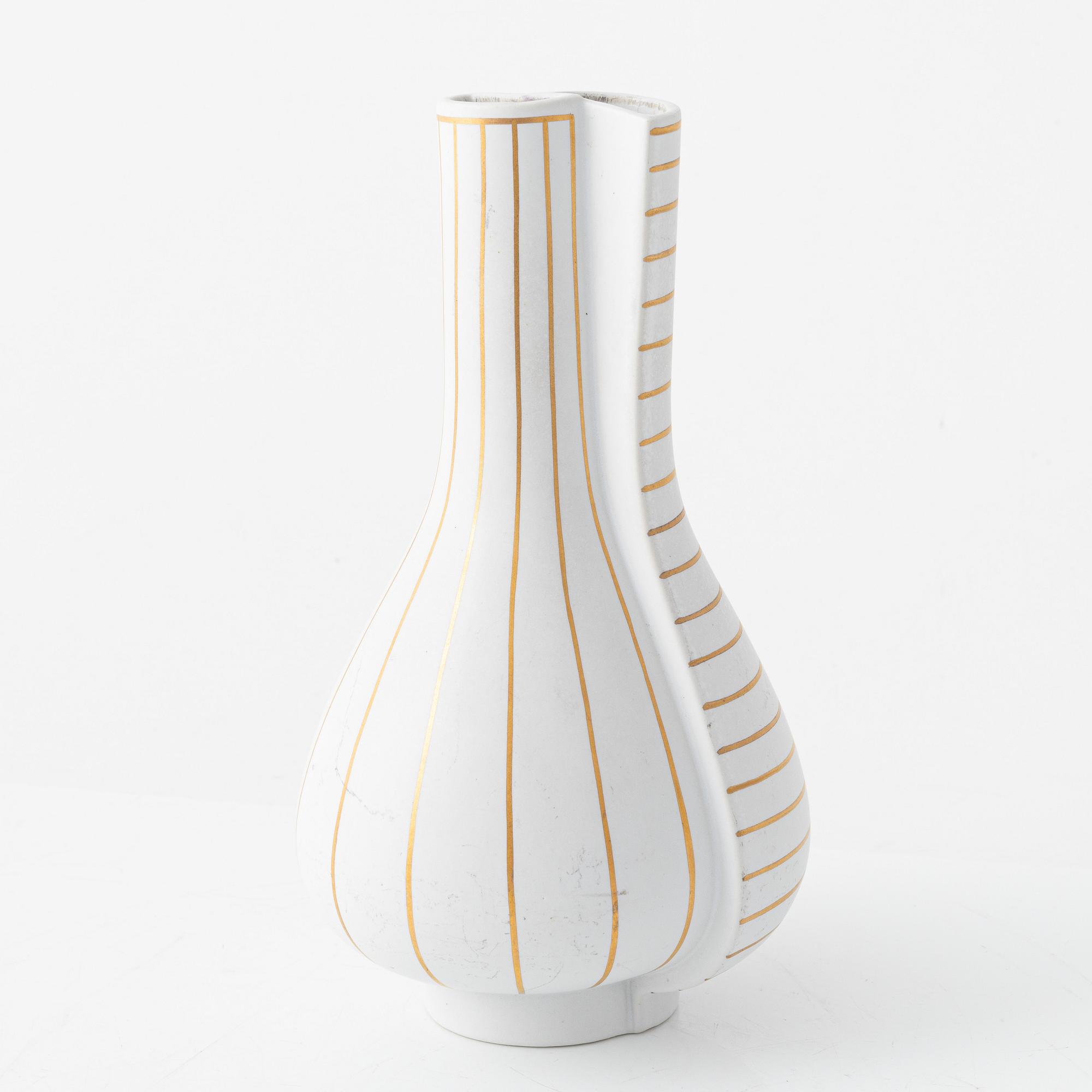 Wilhelm Kåge, a 'Guldsurrea' stoneware vase, Gustavsbergs studio.