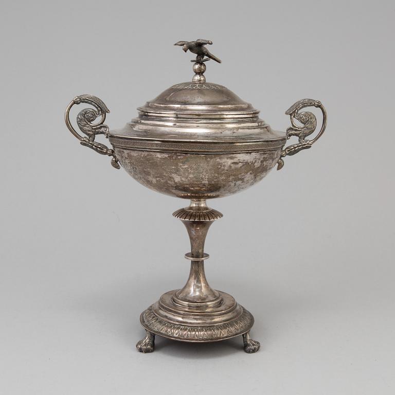 SOCKERSKÅL, silver, Carl Petter Lampa, Stockholm 1824. Vikt ca 780 gram.
