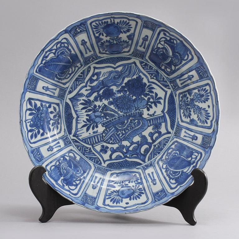 SKÅLFAT, porslin, Kina, Ming/Wanli (1572-1620).